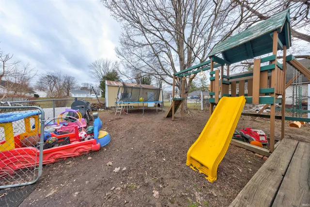 $149,000 | 1013 North Main Street, Winslow, IN 47598