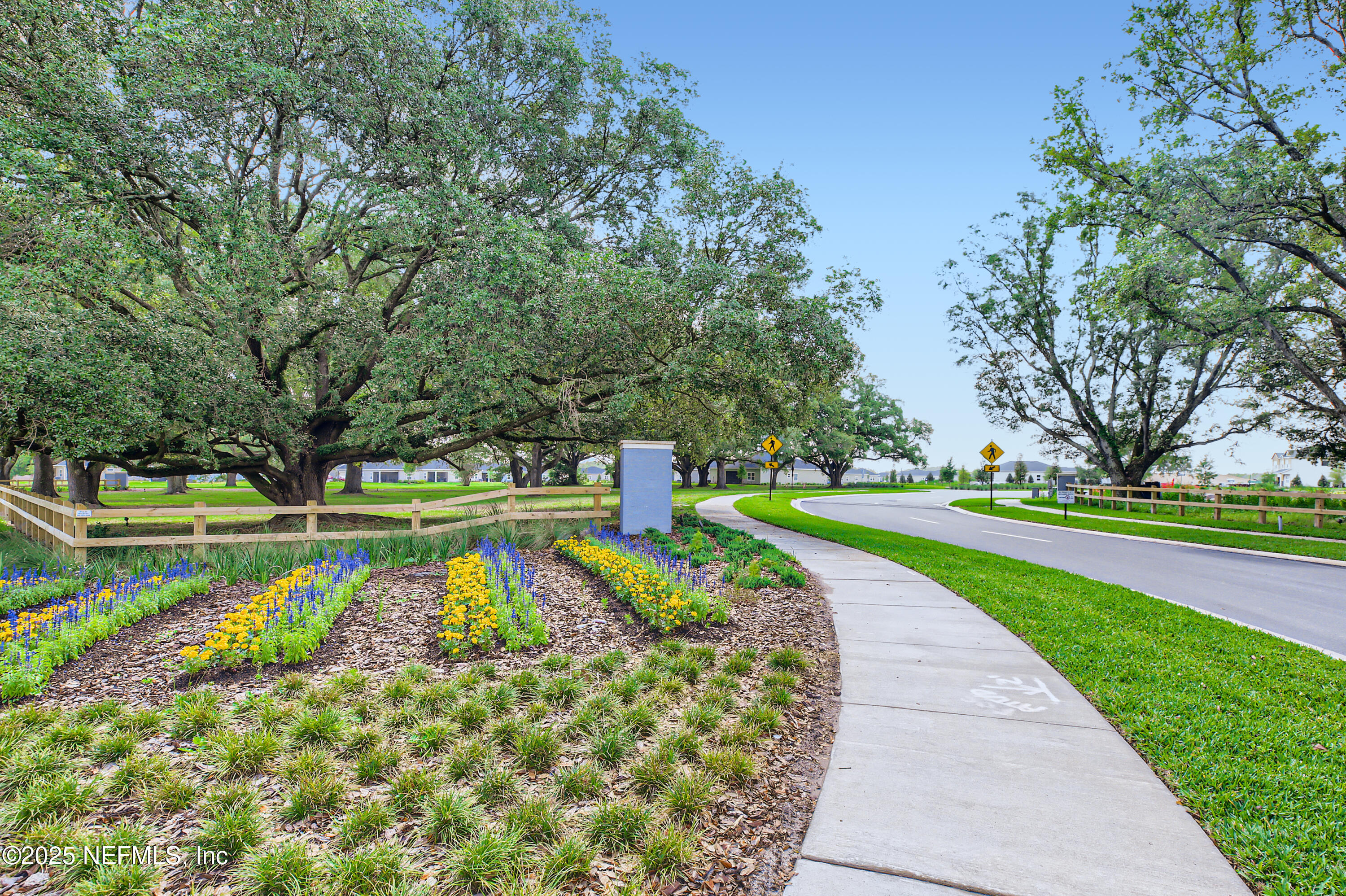 2986 Adelaide Road Green Cove Springs, FL 32043 - Photo 5 of 44 JAX_GranaryPark_Pic_Amenities_Walkway_1o