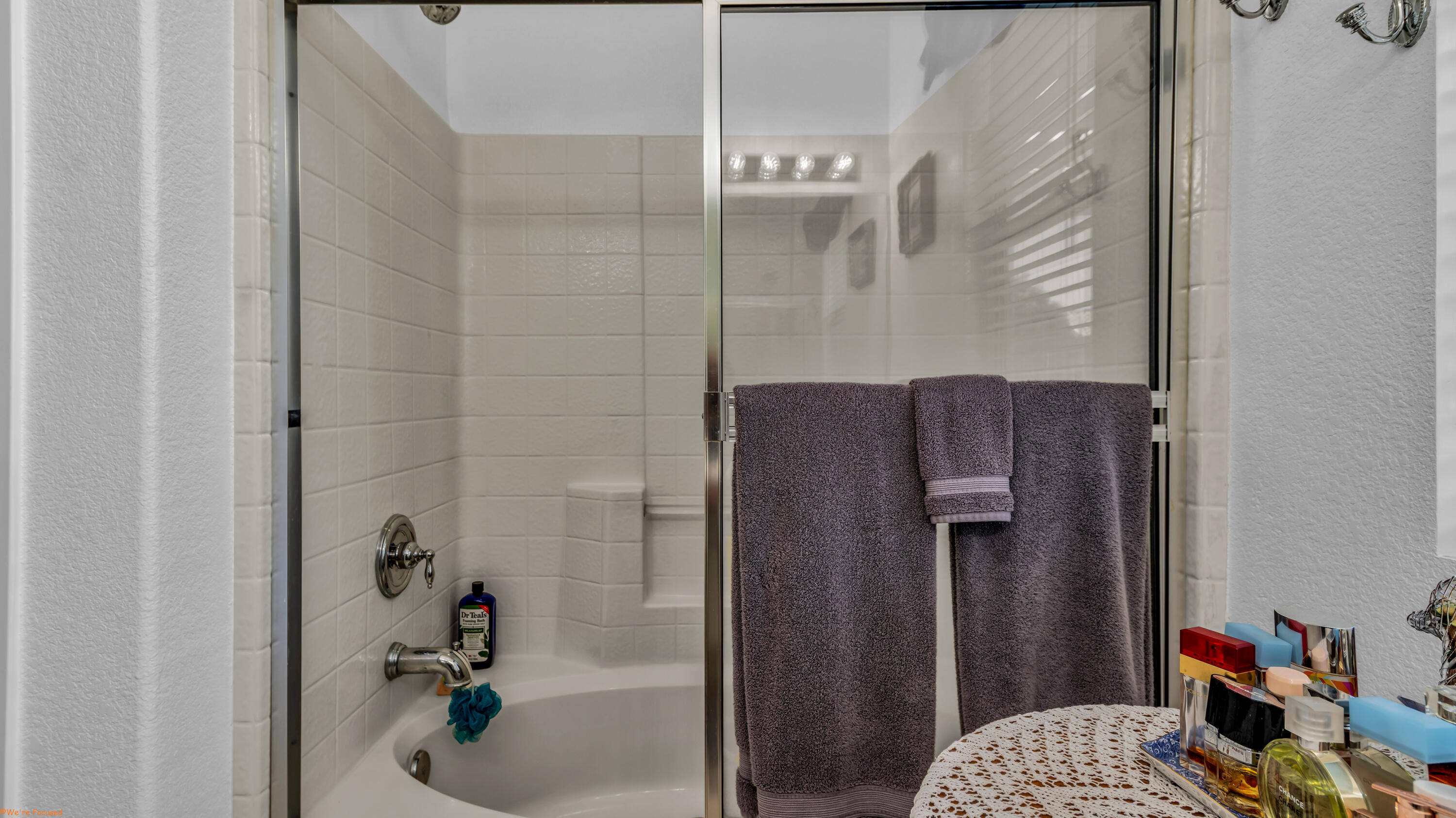 83644 Jaderock Road Coachella, CA 92236 - Photo 17 of 42 a bathroom with a tub and shower
