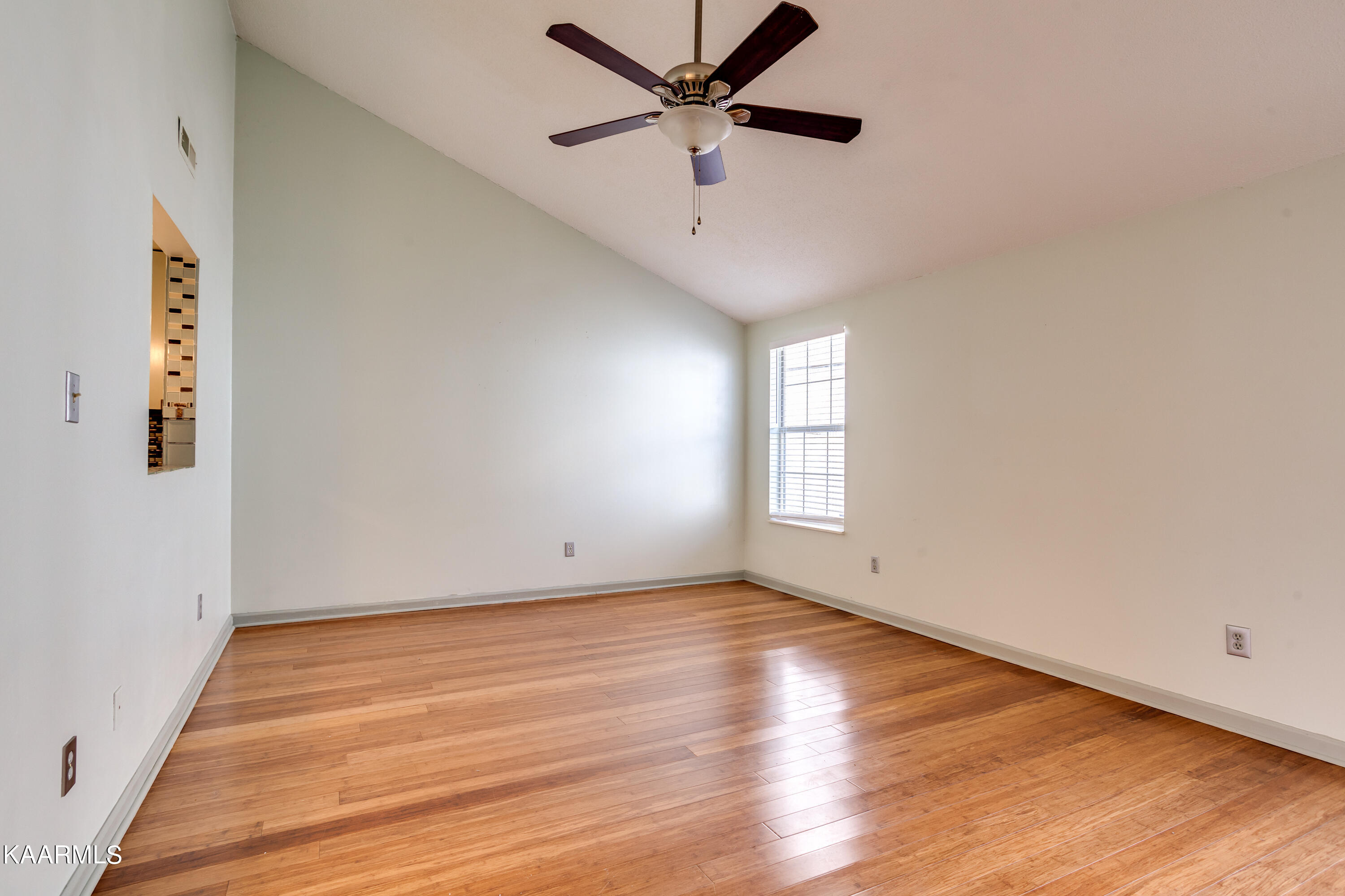 8055 Intervale Way Powell, TN 37849 - Photo 14 of 26 017230308-1-8055IntervaleWayPowellTN-SMA