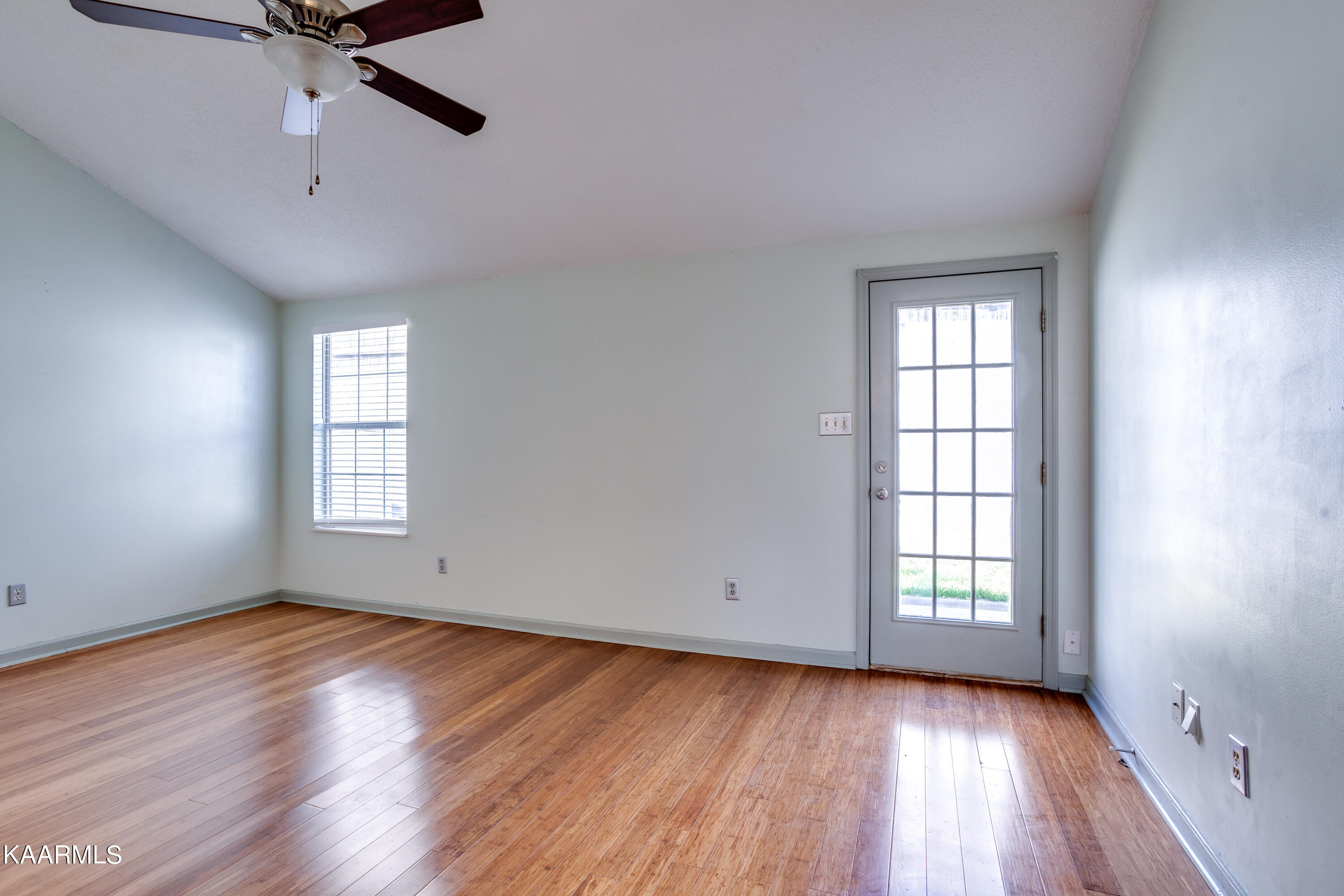 8055 Intervale Way Powell, TN 37849 - Photo 15 of 26 018230308-1-8055IntervaleWayPowellTN-SMA