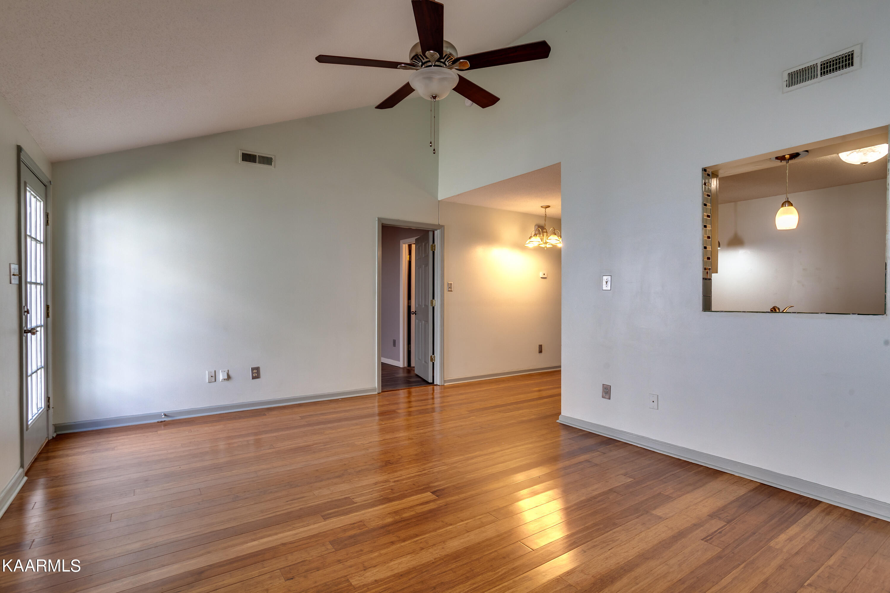 8055 Intervale Way Powell, TN 37849 - Photo 18 of 26 021230308-1-8055IntervaleWayPowellTN-SMA