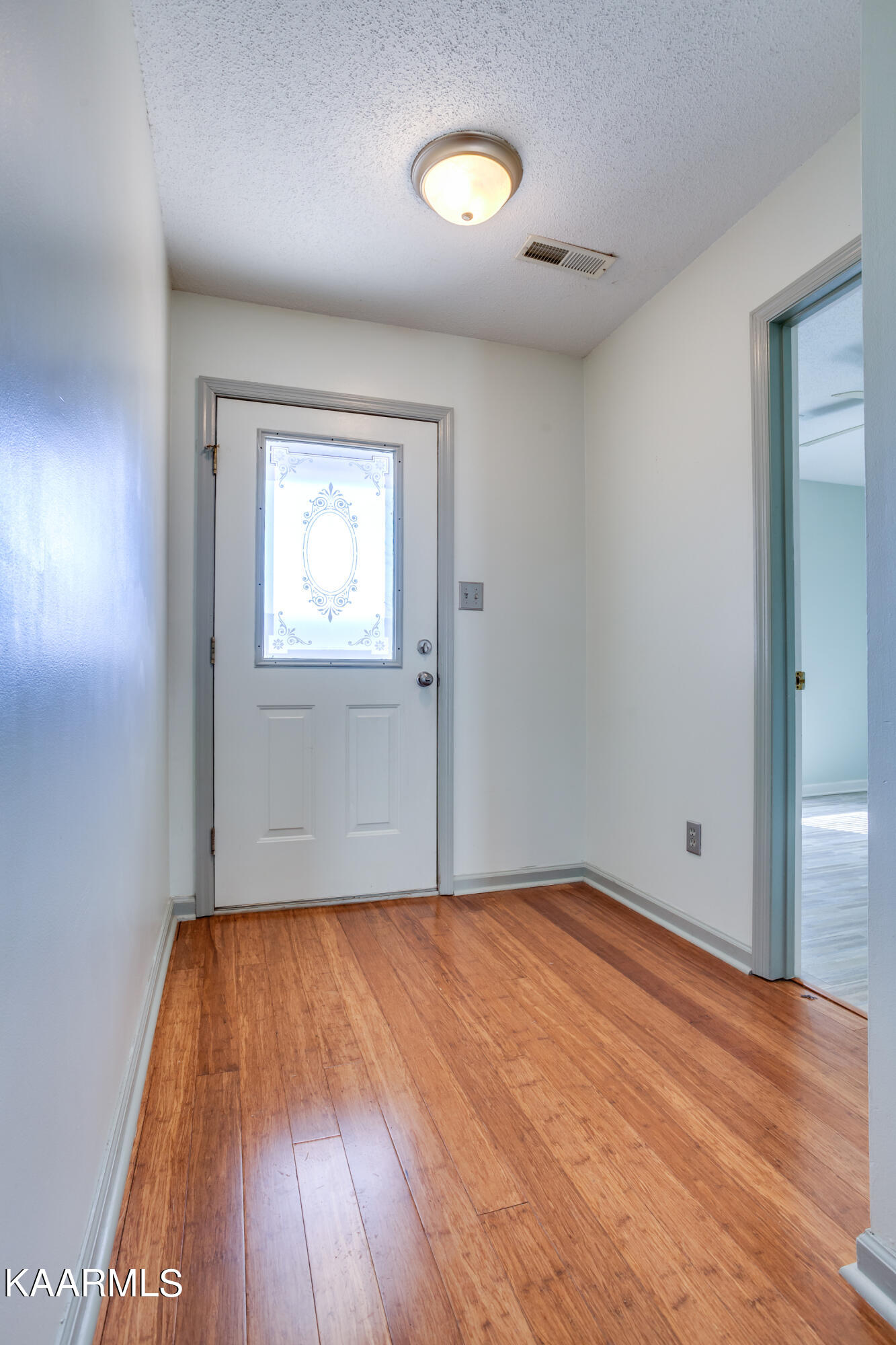 8055 Intervale Way Powell, TN 37849 - Photo 2 of 26 003230308-1-8055IntervaleWayPowellTN-SMA
