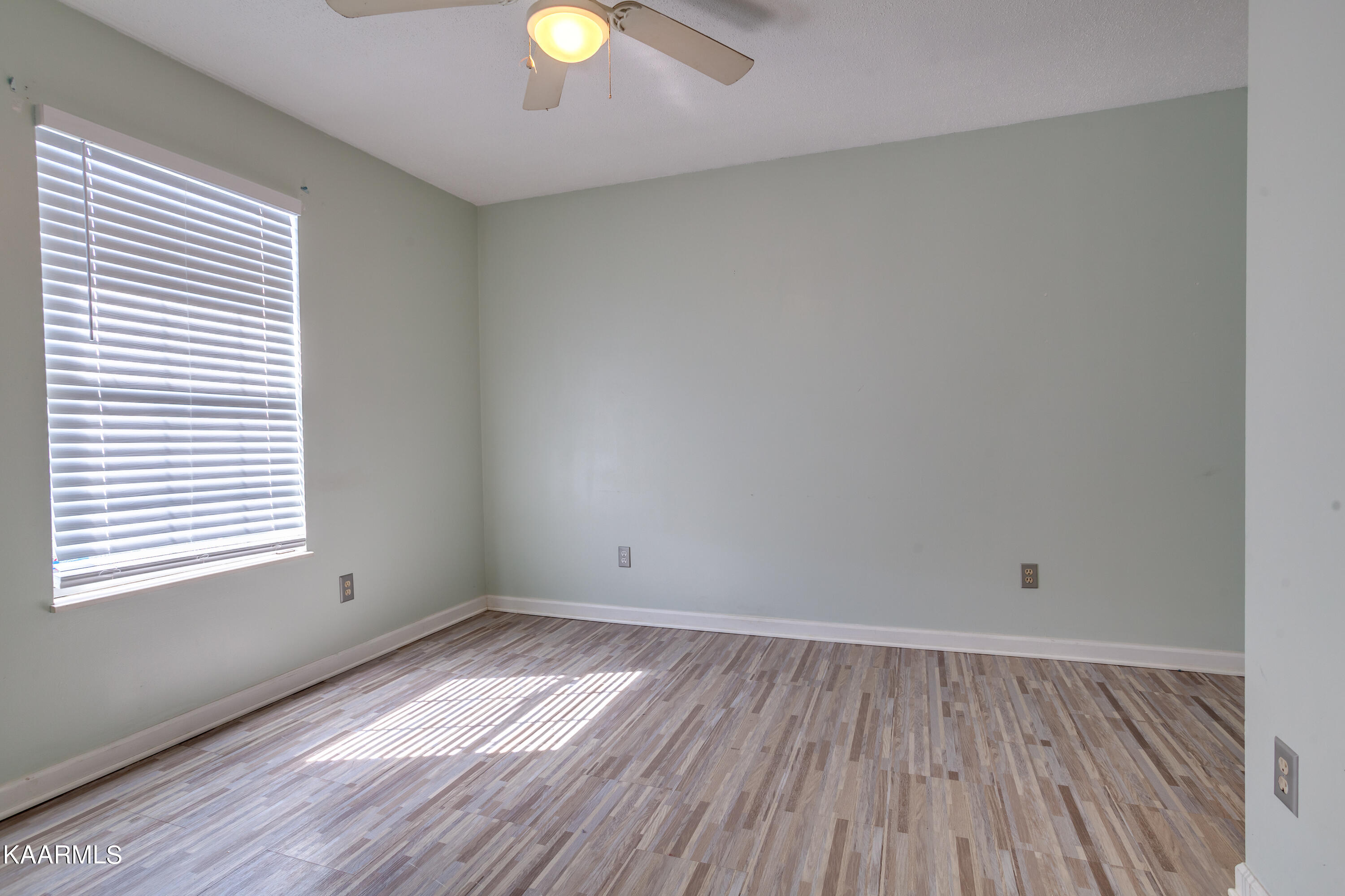 8055 Intervale Way Powell, TN 37849 - Photo 3 of 26 005230308-1-8055IntervaleWayPowellTN-SMA
