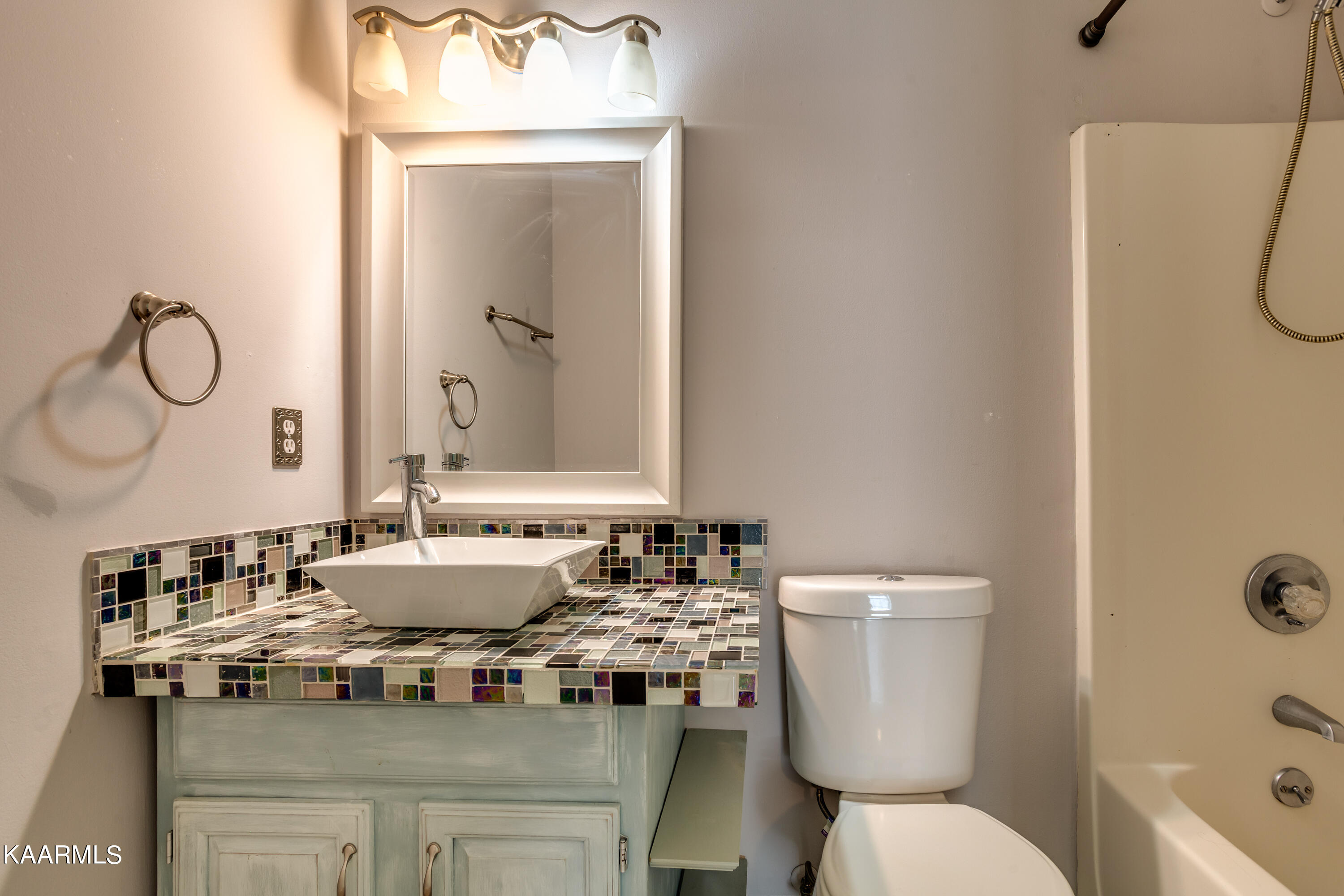 8055 Intervale Way Powell, TN 37849 - Photo 5 of 26 008230308-1-8055IntervaleWayPowellTN-SMA