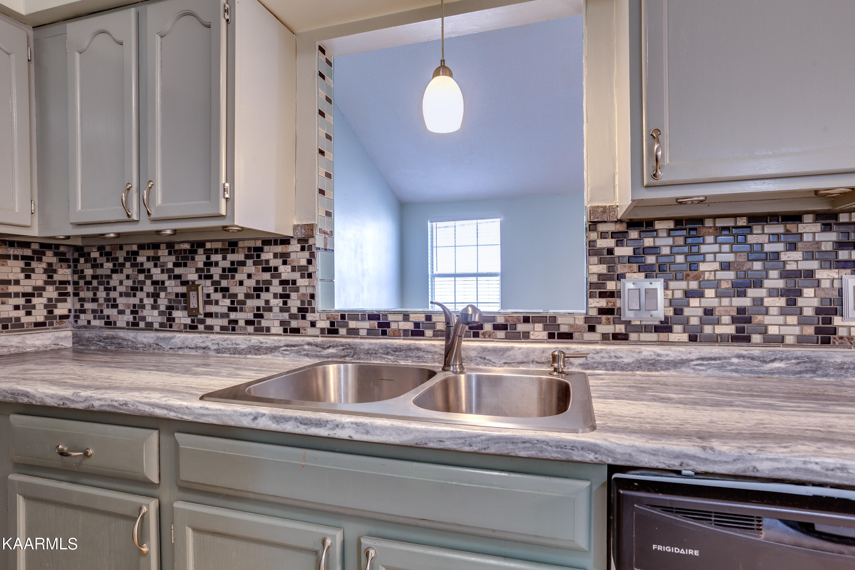8055 Intervale Way Powell, TN 37849 - Photo 9 of 26 012230308-1-8055IntervaleWayPowellTN-SMA