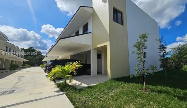 $2,600 | 574 Northwest 7th Street, Unit 1, Florida City, FL 33034