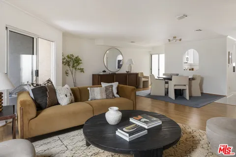 $949,000 | 4003 Sunset Drive, Unit 8, Los Angeles, CA 90027