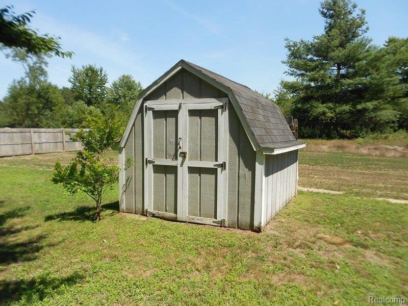 2830 Michigan Road Port Huron, MI 48060 - Photo 6 of 29 2012-08-06 20.41