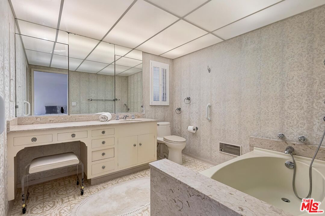 213 South Rodeo Drive Beverly Hills, CA 90212 - Photo 12 of 18