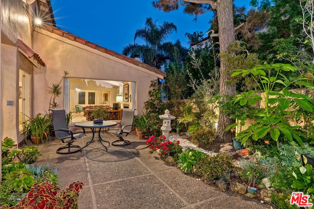 213 South Rodeo Drive Beverly Hills, CA 90212 - Photo 17 of 18