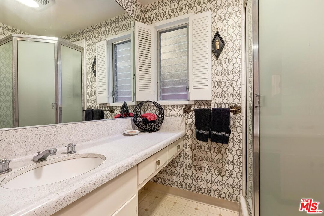 213 South Rodeo Drive Beverly Hills, CA 90212 - Photo 10 of 18