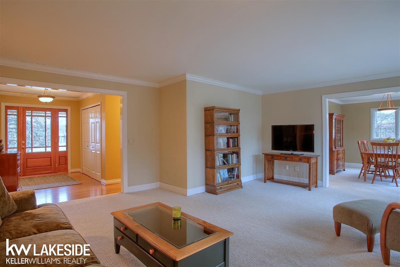 1352 Greenleaf Drive Rochester, MI 48309 - Photo 7 of 31 31338956-6.JPG