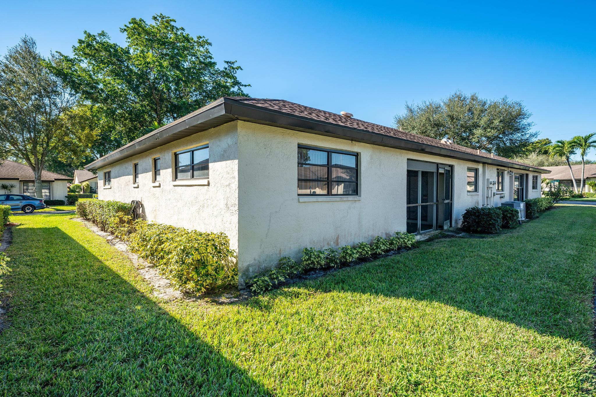 4869 Equestrian Road, Unit B Boynton Beach, FL 33436 - Photo 18 of 21 Sun all around