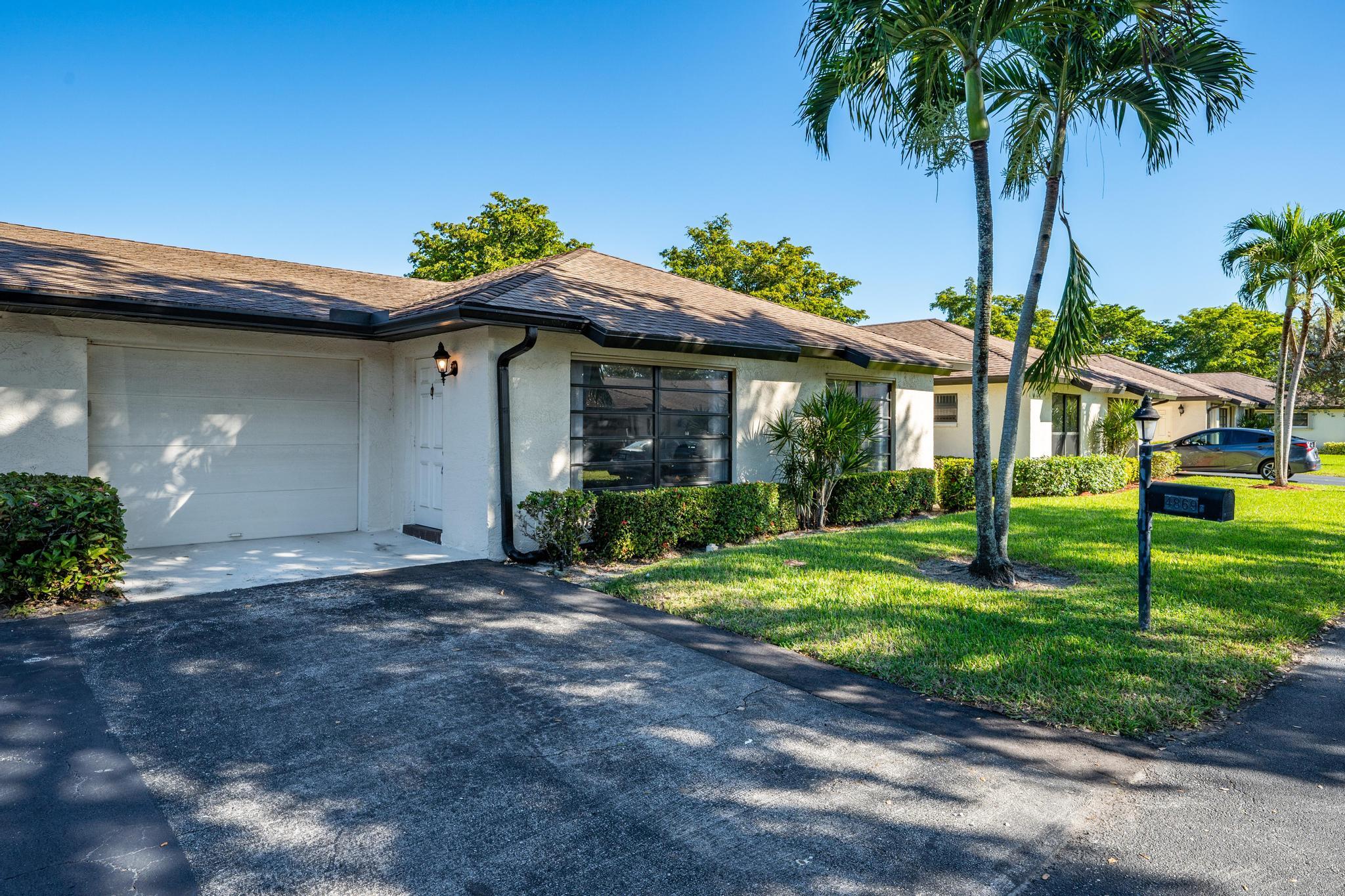 4869 Equestrian Road, Unit B Boynton Beach, FL 33436 - Photo 2 of 21 Relaxing