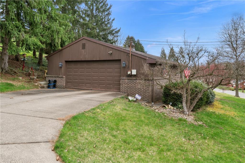 133 North Vireo Drive McKees Rocks, PA 15136 - Photo 2 of 27