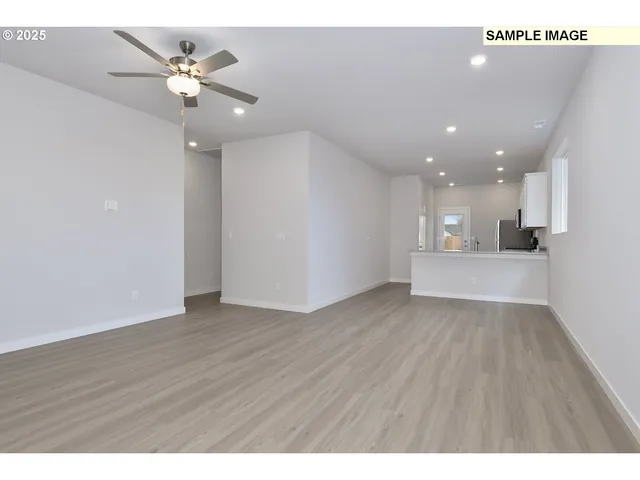 $469,900 | 1385 Owl Avenue, Woodburn, OR 97071