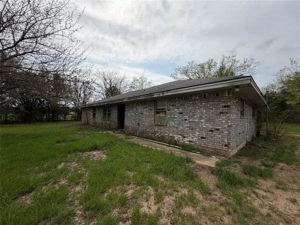 $139,000 | 1490 County Road, Paris, TX 75462