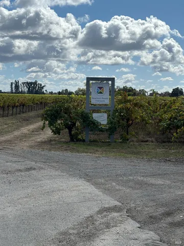 a view of an outdoor space