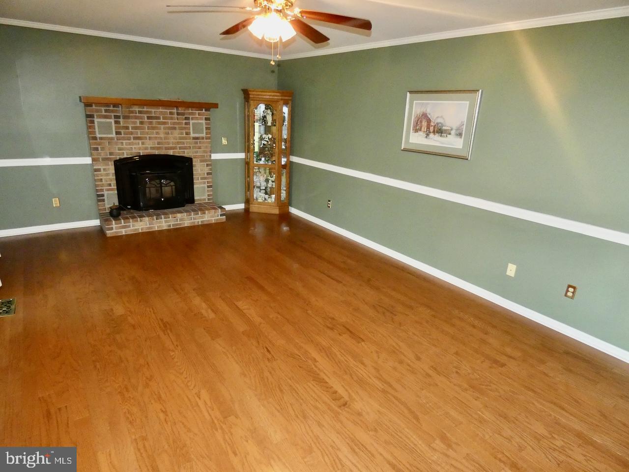 260 Clarks Corner Road New Castle, DE 19720 - Photo 12 of 85 Spacious living area with cozy charm.