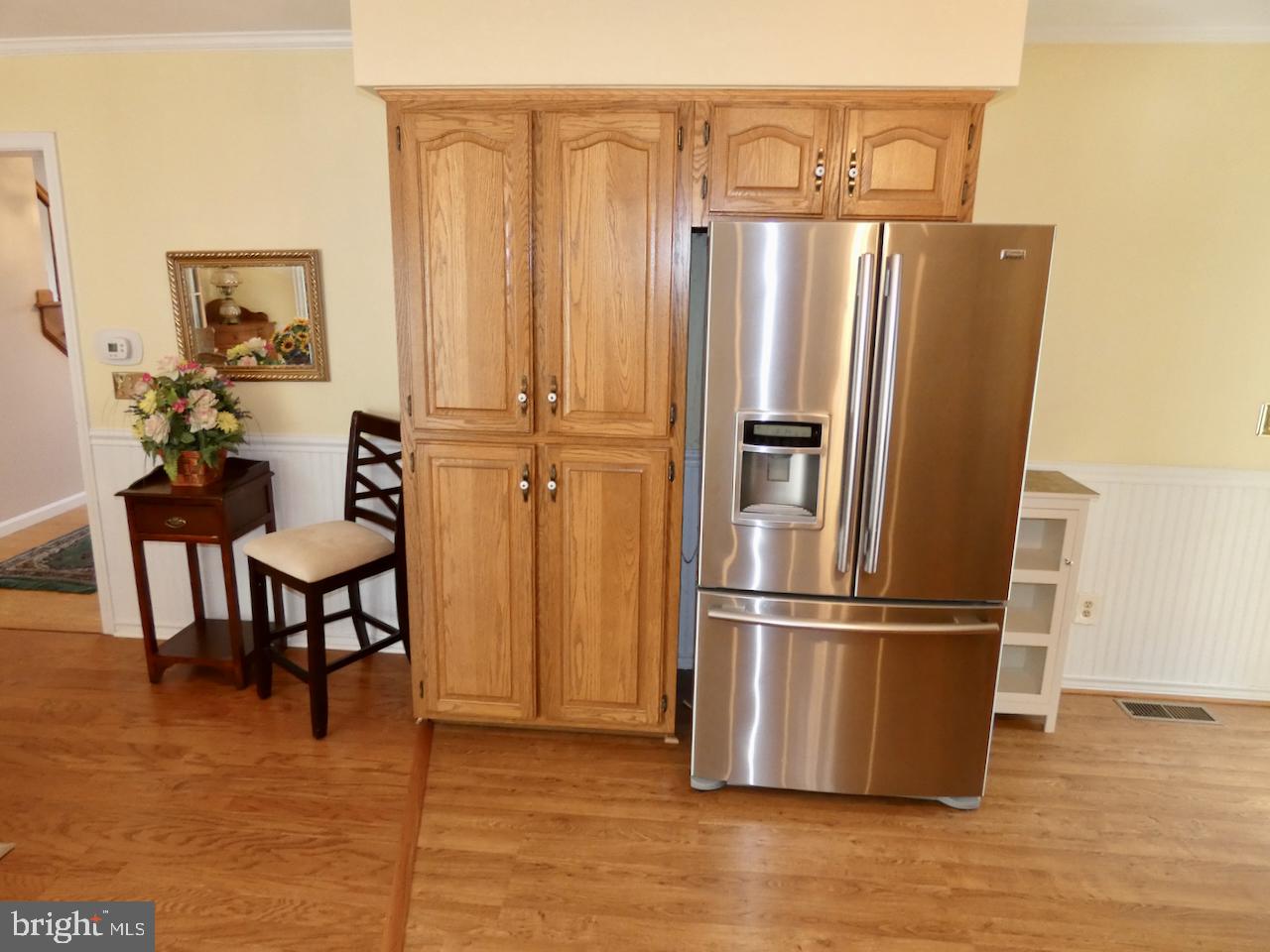 260 Clarks Corner Road New Castle, DE 19720 - Photo 20 of 85 Modern kitchen with elegant cabinetry.
