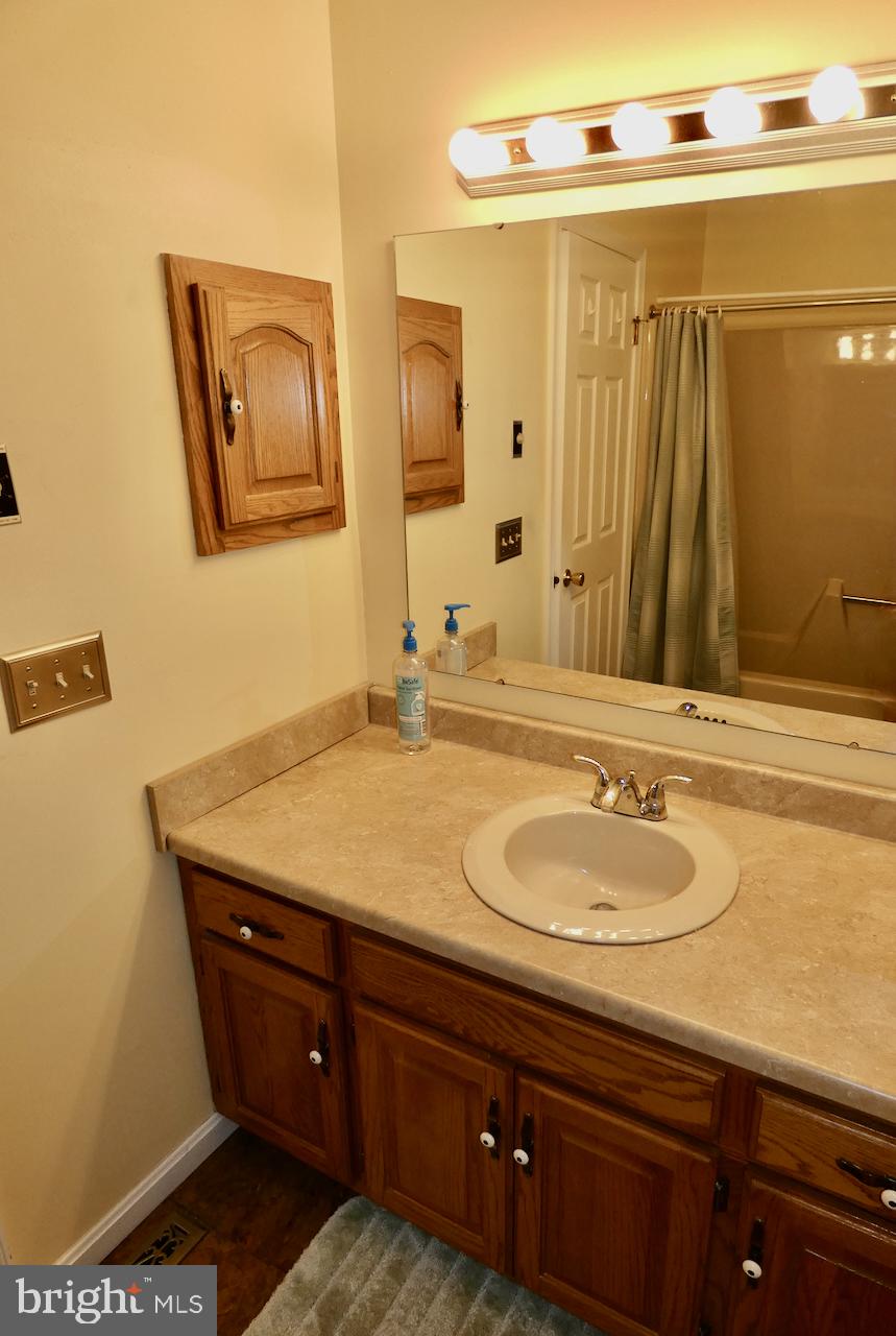 260 Clarks Corner Road New Castle, DE 19720 - Photo 26 of 85 Charming bathroom with classic finishes.