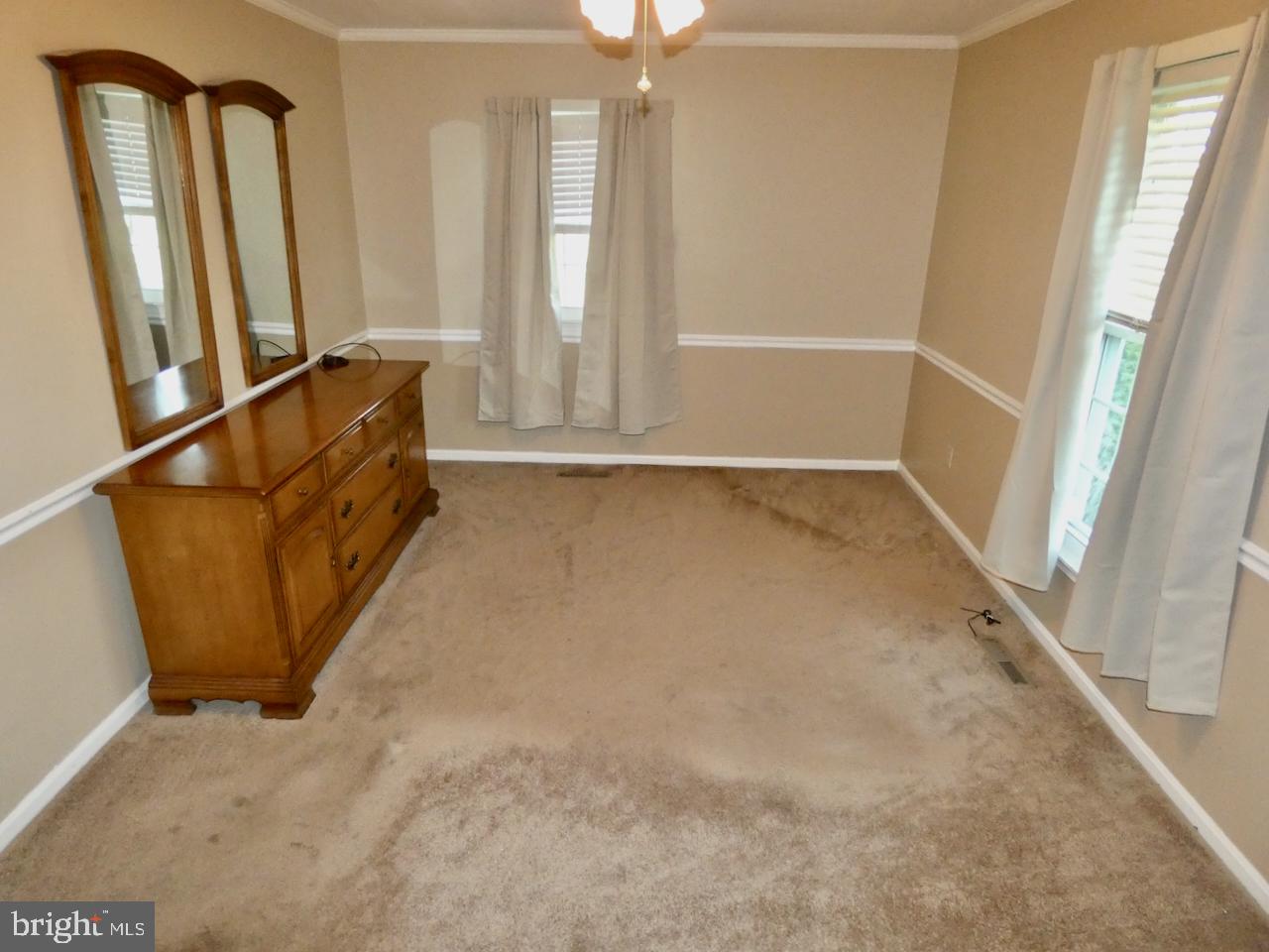 260 Clarks Corner Road New Castle, DE 19720 - Photo 37 of 85 Spacious room with natural light.