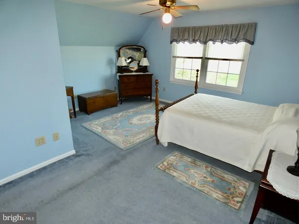 a picture of a room
