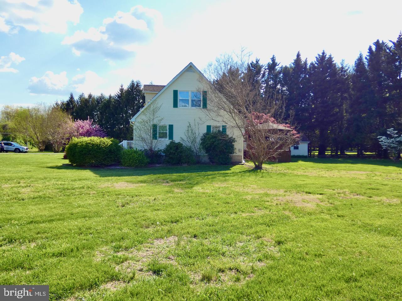 260 Clarks Corner Road New Castle, DE 19720 - Photo 75 of 85 Charming home amidst lush greenery.