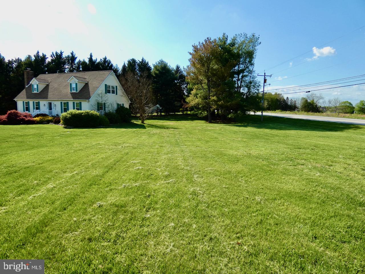 260 Clarks Corner Road New Castle, DE 19720 - Photo 82 of 85 Charming home on lush green grounds.