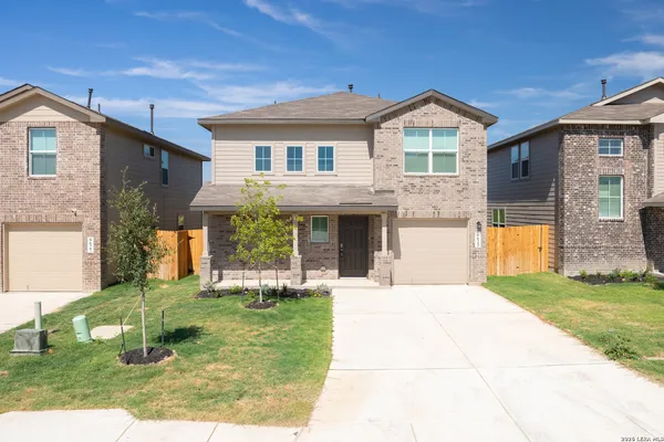 $1,950 | 6623 Whisper Pond, San Antonio, TX 78252