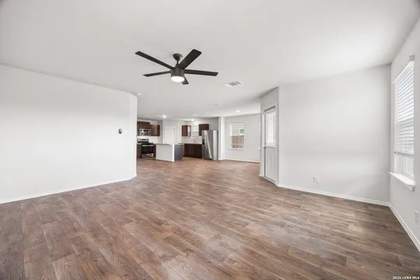 $1,950 | 6623 Whisper Pond, San Antonio, TX 78252