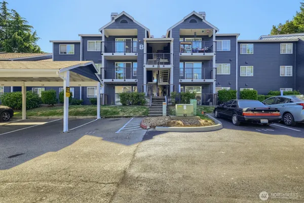 $350,000 | 215 100th Street Southwest, Unit B204, Everett, WA 98204