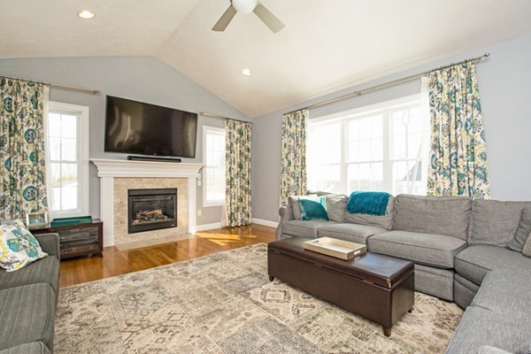 14 Forbes Road Hudson, MA 01749 - Photo 17 of 30 Gallery Image 17