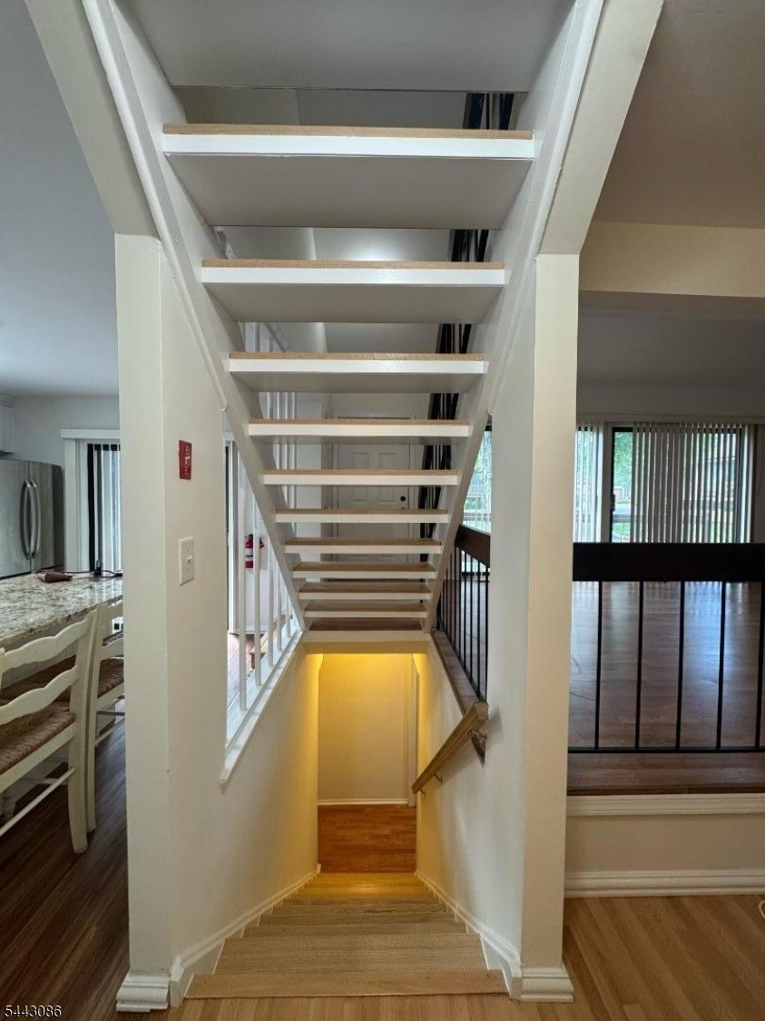 82 Sycamore Court Bernards, NJ 07920 - Photo 4 of 17