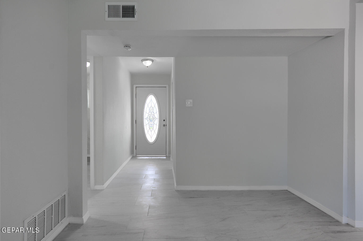 6247 Arapaho Road El Paso, TX 79905 - Photo 18 of 43 a view of a hallway with closet