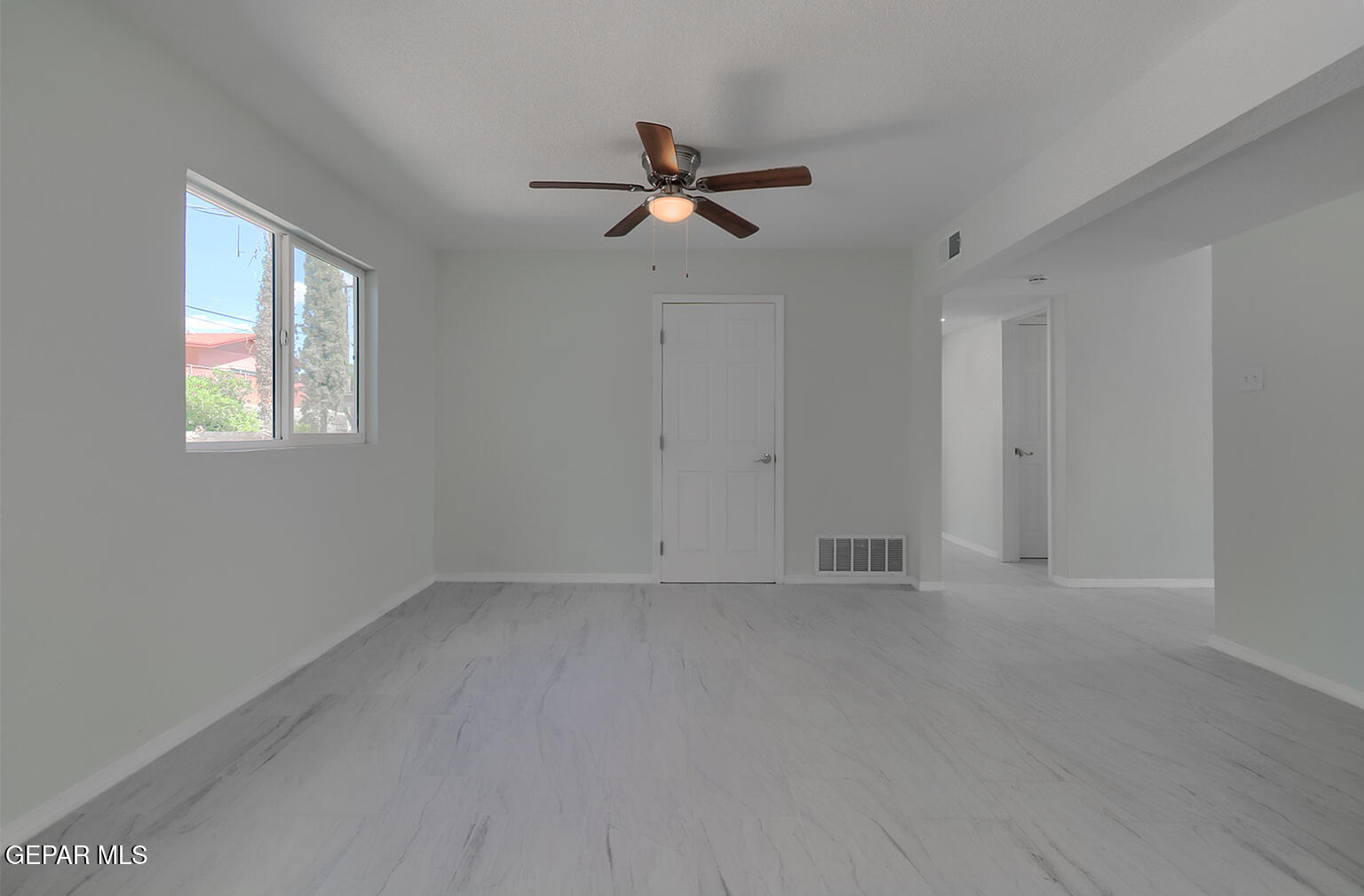 6247 Arapaho Road El Paso, TX 79905 - Photo 33 of 43 a view of empty room with ceiling fan