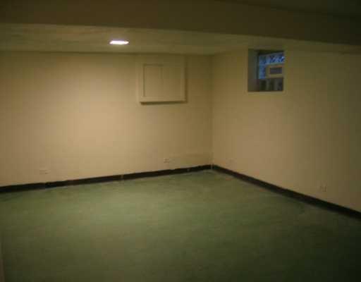 1821 Greentree Road Pittsburgh, PA 15220 - Photo 6 of 8 Den/Family/Great Room.