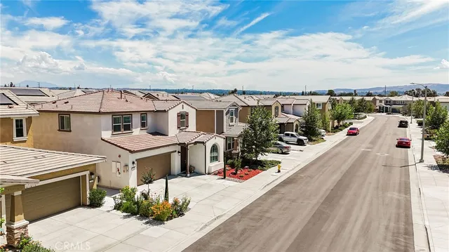 a view of the front of house