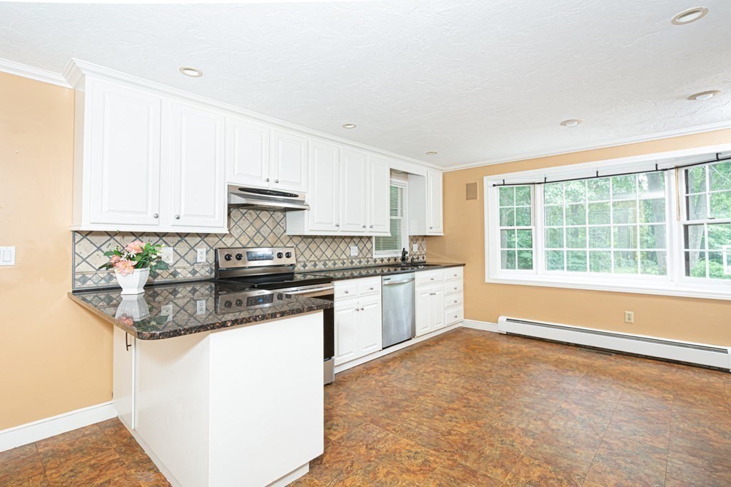 42 Browning Road Shrewsbury, MA 01545 - Photo 6 of 26 Gallery Image 6