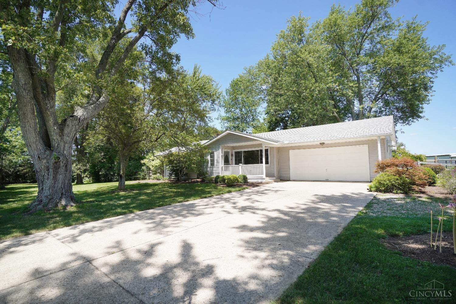 4586 Layhigh Road Hamilton, OH 45013 - Photo 2 of 60