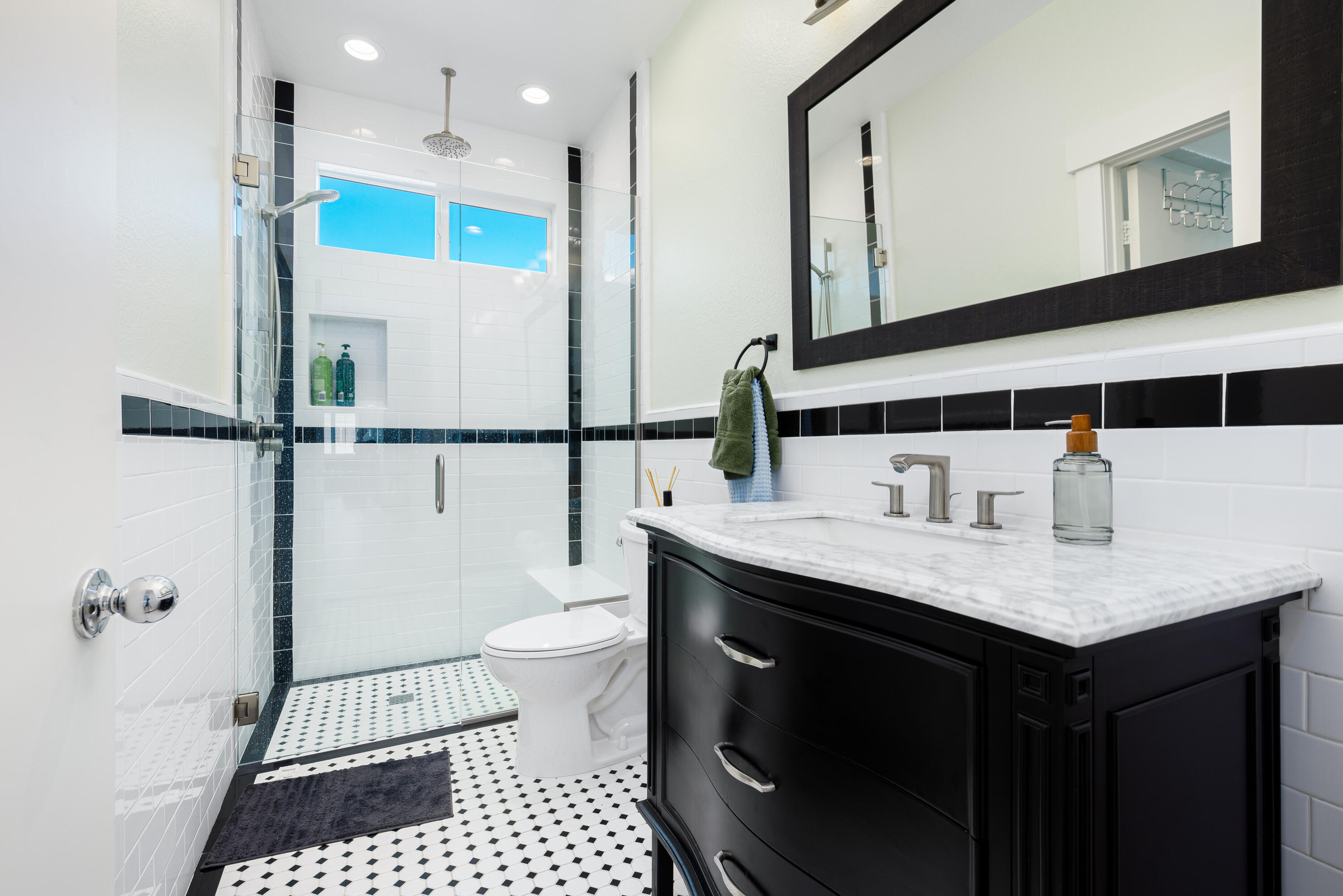 985 Alta Ridge Palm Springs, CA 92262 - Photo 38 of 44 a bathroom with a sink a toilet and a mirror