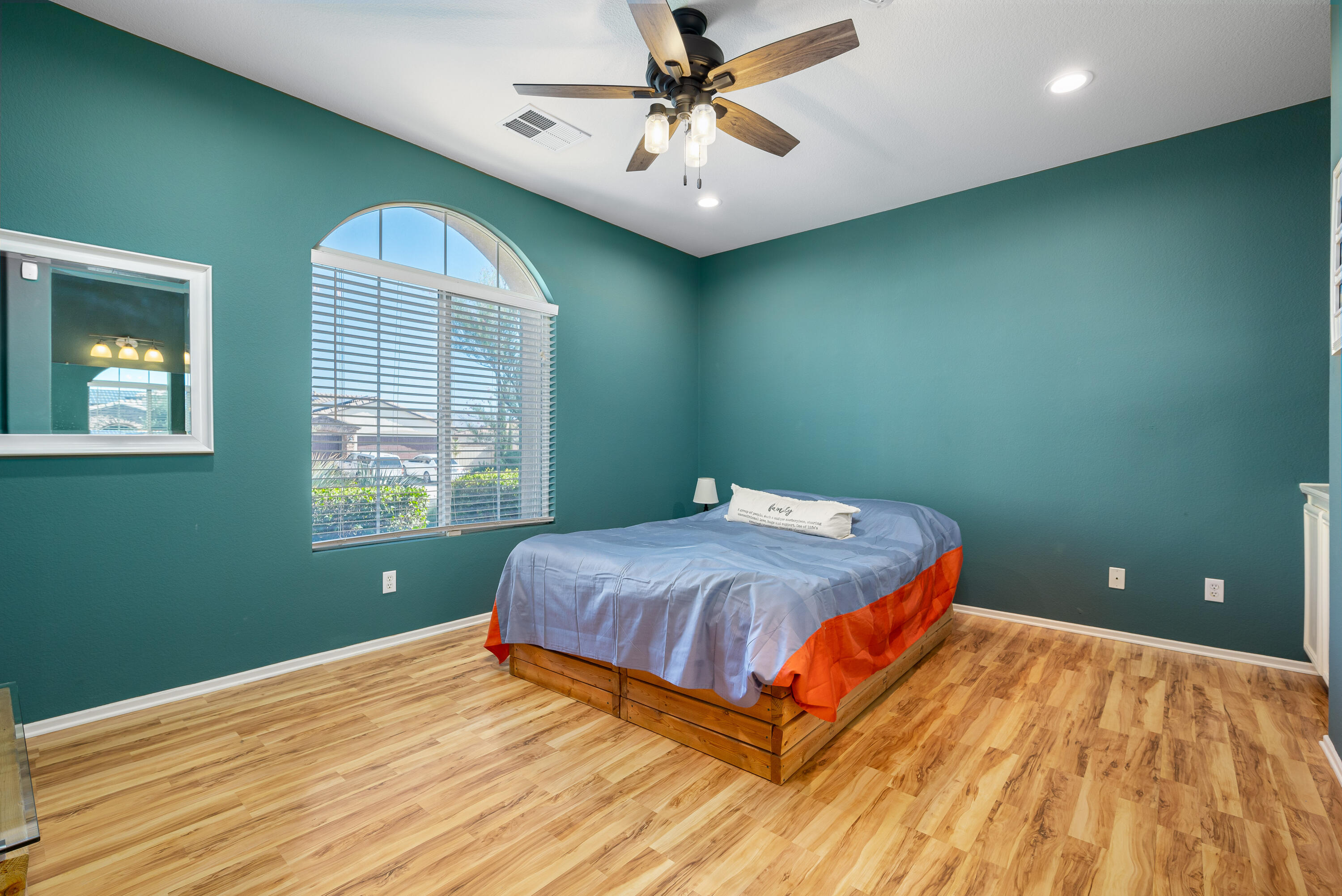 985 Alta Ridge Palm Springs, CA 92262 - Photo 42 of 44 a bedroom with a bed and a window