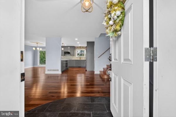 634 Linton Road Huntingdon Valley, PA 19006 - Photo 2 of 64