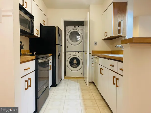 $2,300 | 7715 Lafayette Forest Drive, Unit 101, Annandale, VA 22003