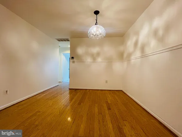 $2,300 | 7715 Lafayette Forest Drive, Unit 101, Annandale, VA 22003