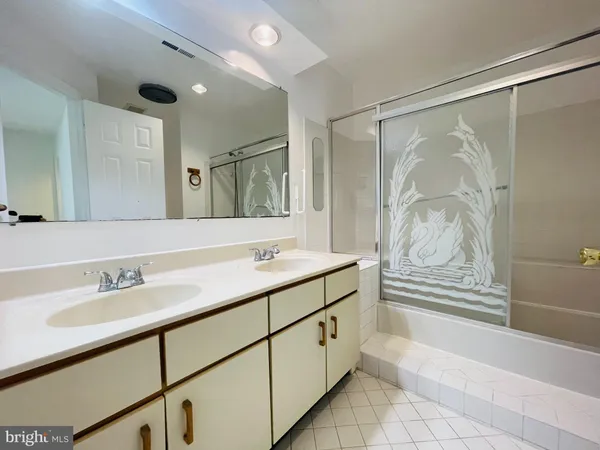 $2,300 | 7715 Lafayette Forest Drive, Unit 101, Annandale, VA 22003