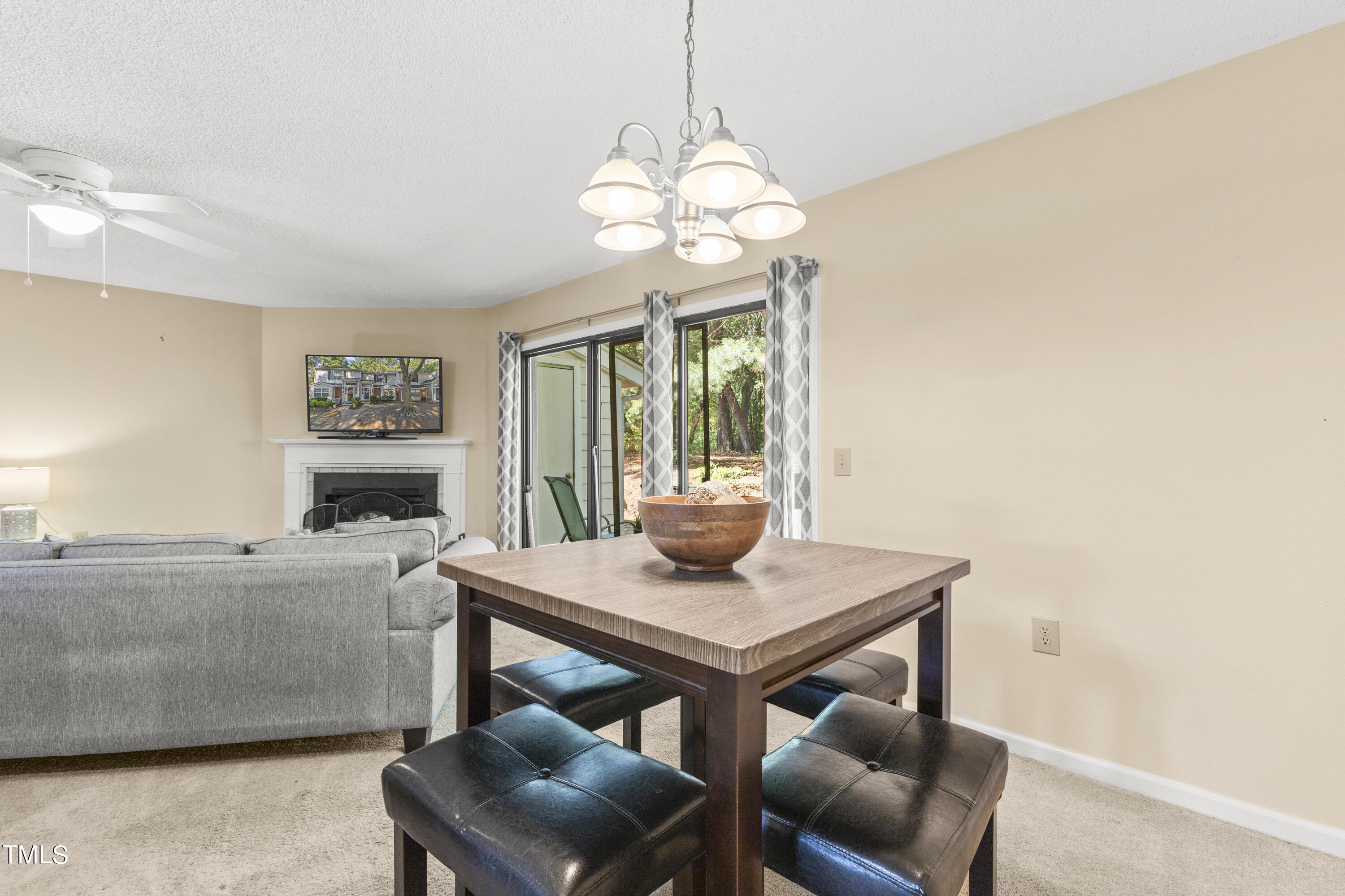 7927 Falcon Rest Circle Raleigh, NC 27615 - Photo 17 of 50 17-202406257927 Falcon Rest Cir017