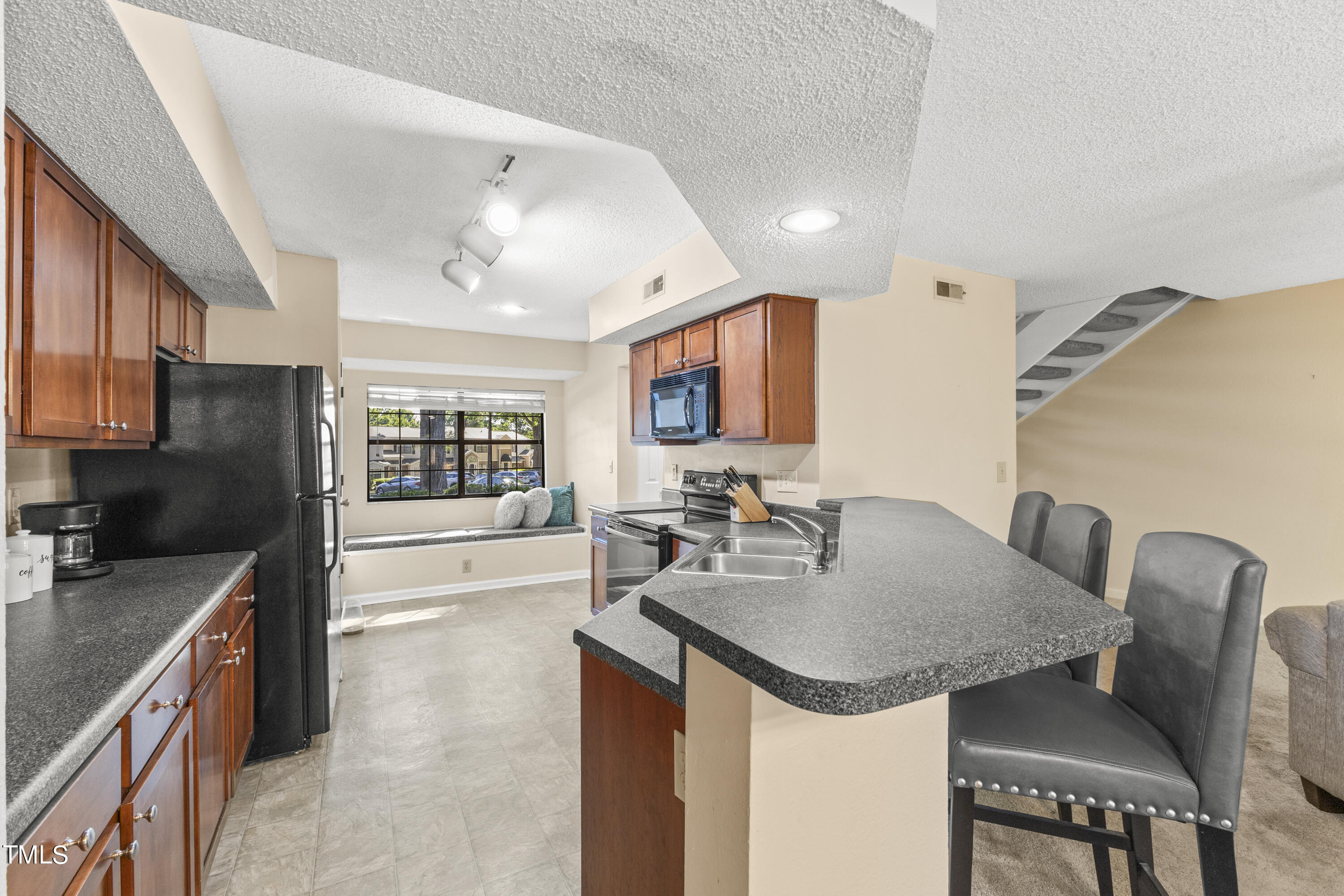 7927 Falcon Rest Circle Raleigh, NC 27615 - Photo 18 of 50 18-202406257927 Falcon Rest Cir018