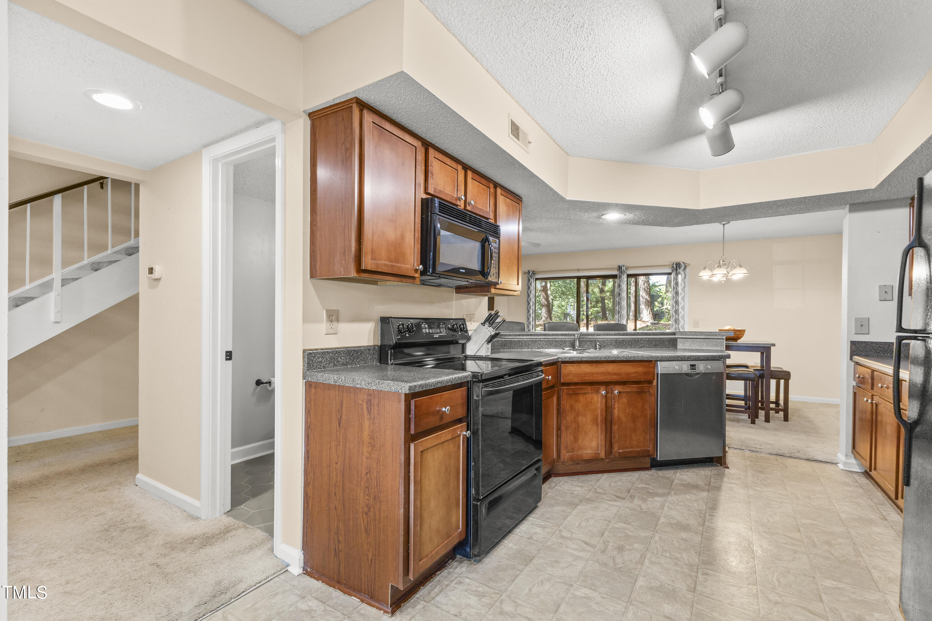 7927 Falcon Rest Circle Raleigh, NC 27615 - Photo 23 of 50 23-202406257927 Falcon Rest Cir023